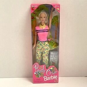 1998 Puzzle Craze Barbie Doll with Small Included Puzzle #20164